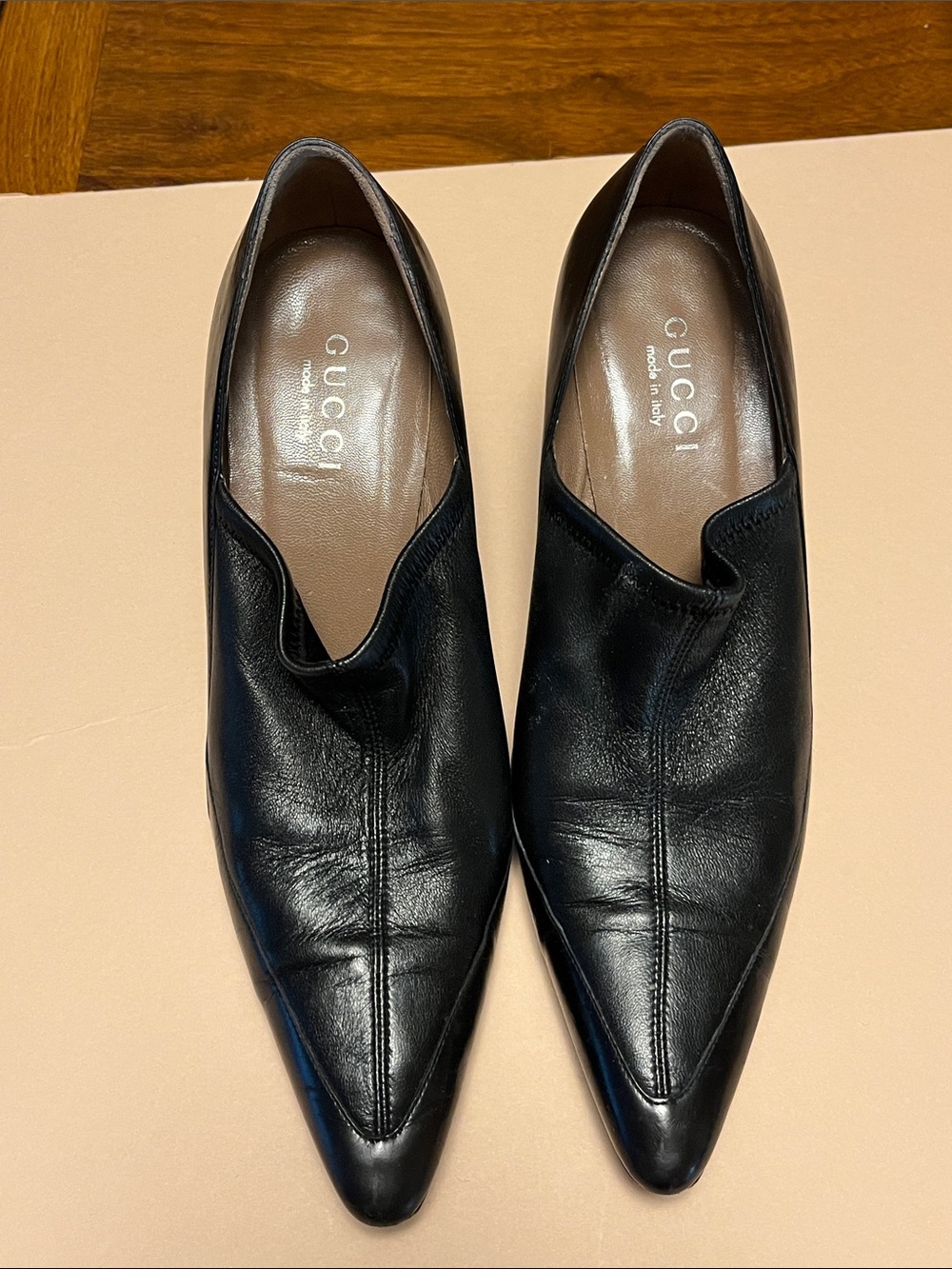 Gucci Black Pointed Leather Slip-On pumps, 39.5 , 8.5 USA size